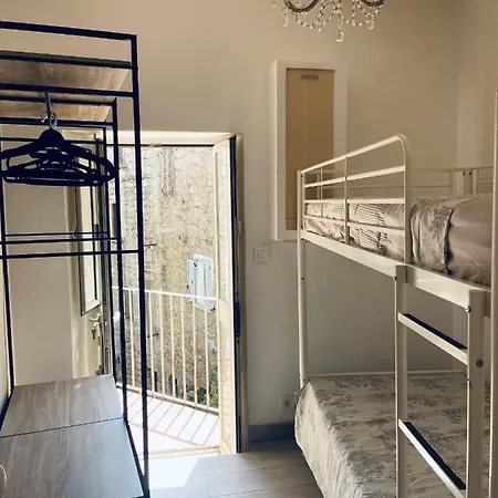Dans Un Immeuble Du 15eme Siecle Appartement Sartène