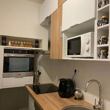 Dans Un Immeuble Du 15eme Siecle Appartement *